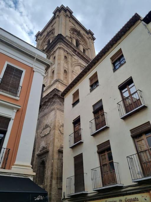 Апартаменты Exclusividad A Pie De La Torre De La Catedral Гранада Экстерьер фото